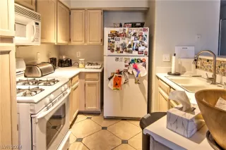 Photo #6: 2573060 Listing