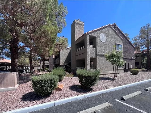 MLS: 2573077 Condo For Sale