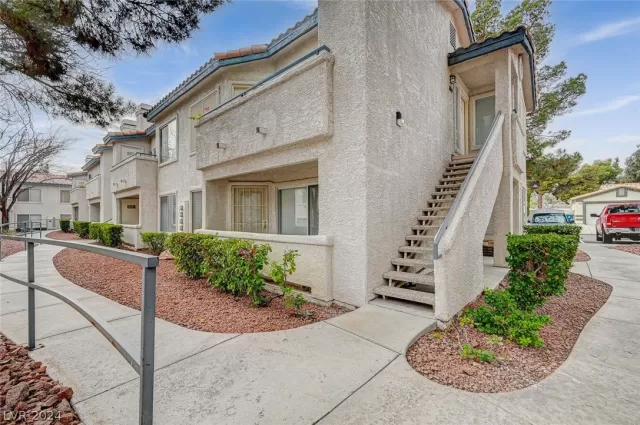 MLS: 2573083 Condo For Sale