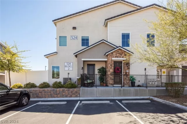 MLS: 2573113 Condo For Sale