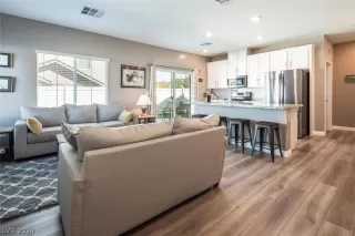 Photo #5: 2573113 Listing