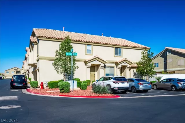 MLS: 2573139 Condo For Sale