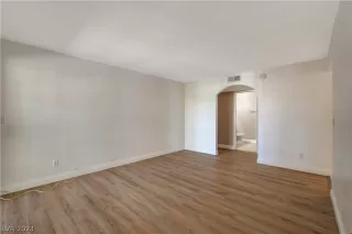 Photo #5: 2573163 Listing