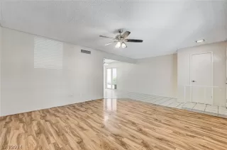 Photo #4: 2573184 Listing