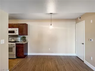 Photo #5: 2573195 Listing