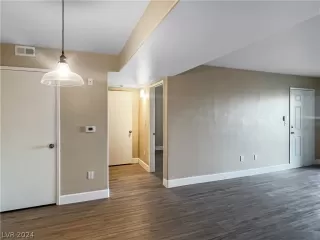 Photo #6: 2573195 Listing