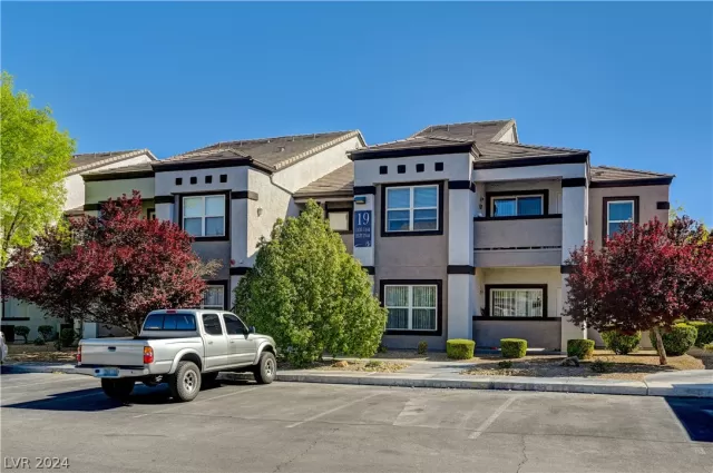 MLS: 2573196 Condo For Sale