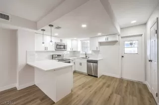 Photo #1: 2573200 Listing