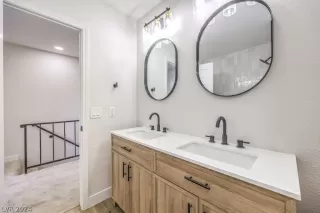 Photo #2: 2573200 Listing