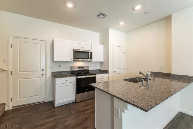 MLS: 2573216 Condo For Sale