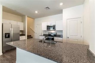 Photo #1: 2573216 Listing