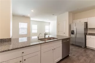 Photo #2: 2573216 Listing