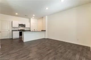 Photo #6: 2573216 Listing