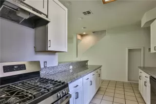 Photo #3: 2573236 Listing