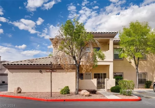 MLS: 2573253 Condo For Sale