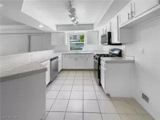 Photo #5: 2573253 Listing