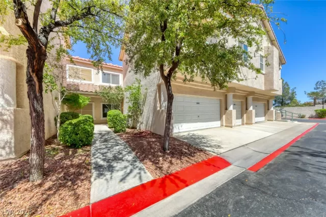 MLS: 2573297 Condo For Sale