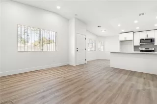 Photo #6: 2573300 Listing 