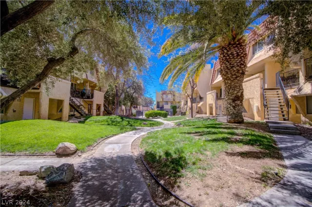 MLS: 2573304 Condo For Sale