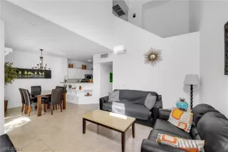 Photo #4: 2573360 Listing 