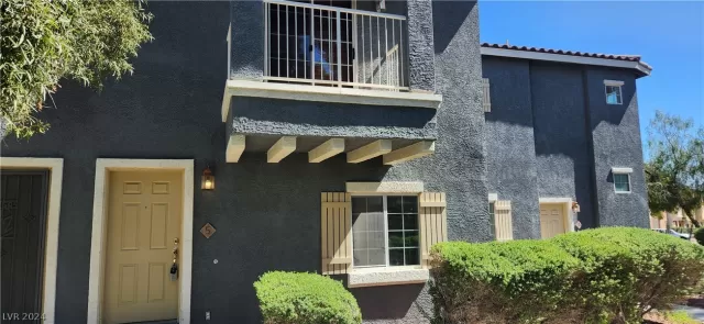 MLS: 2573382 Condo For Sale