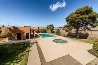 Photo #4: 2573394 Listing