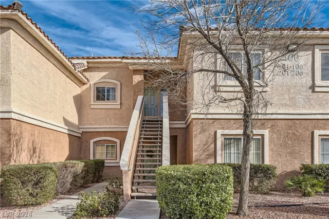 MLS: 2573399 Condo For Sale