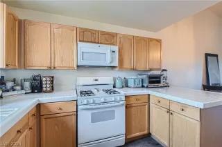 Photo #4: 2573399 Listing