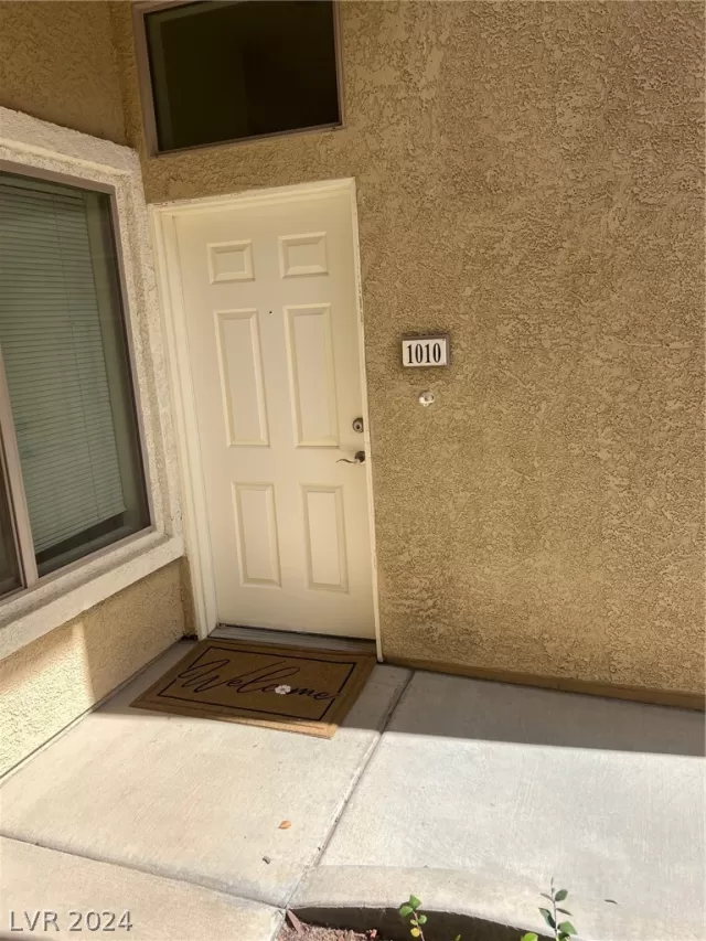 MLS: 2573400 Condo For Sale