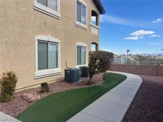 Photo #2: 2573400 Listing 