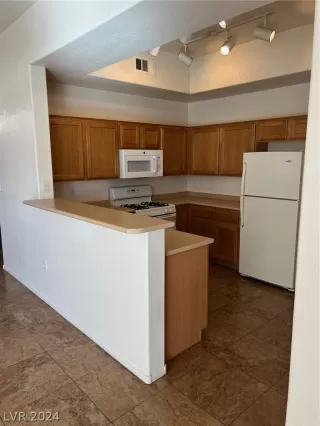 Photo #4: 2573400 Listing 