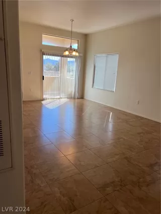 Photo #5: 2573400 Listing 