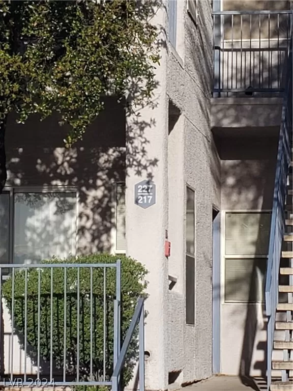 MLS: 2573419 Condo For Sale