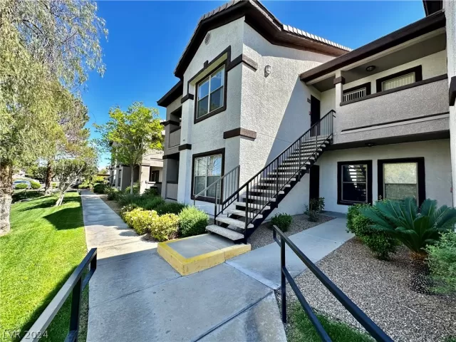 MLS: 2573462 Condo For Sale