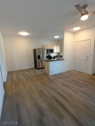 Photo #2: 2573482 Listing