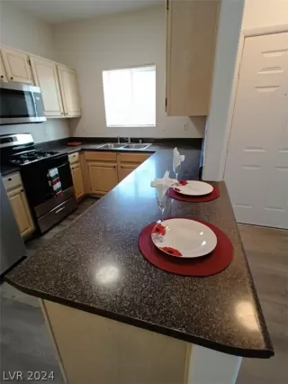 Photo #3: 2573482 Listing