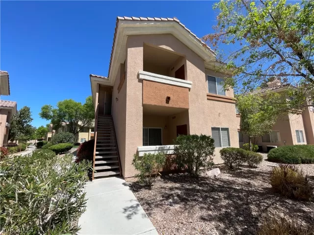 MLS: 2573569 Condo For Sale