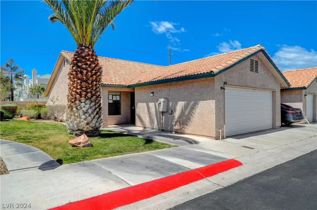 MLS: 2573573 Condo For Sale