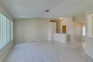 Photo #2: 2573597 Listing