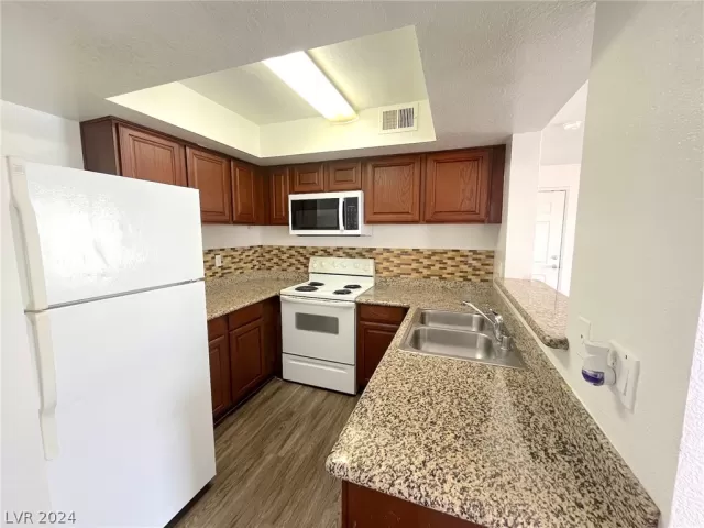 MLS: 2573604 Condo For Sale