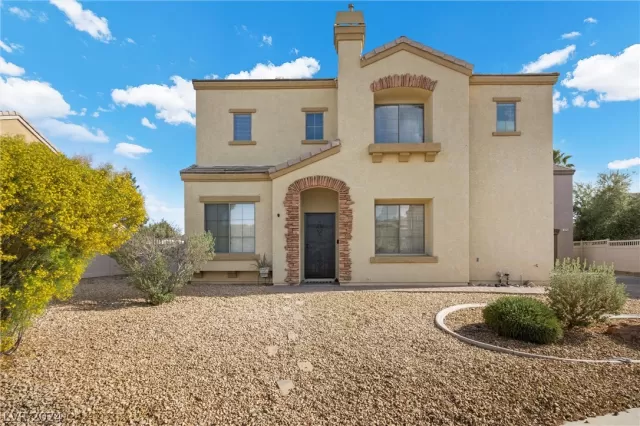 MLS: 2573644 Condo For Sale