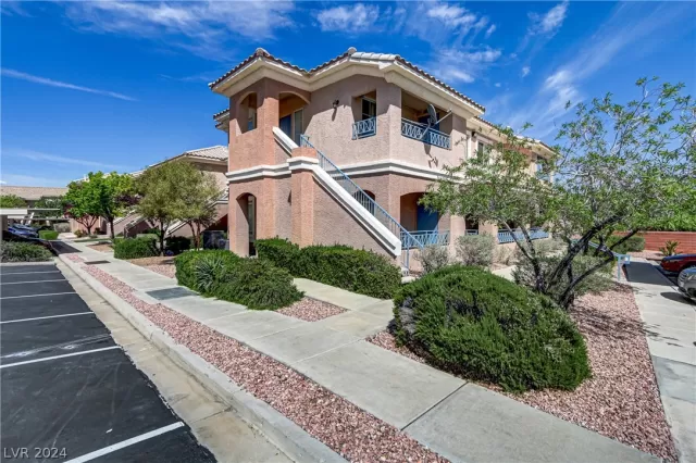 MLS: 2573695 Condo For Sale