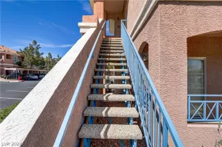 Photo #2: 2573695 Listing