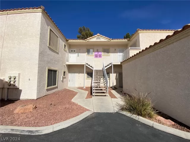 MLS: 2573716 Condo For Sale