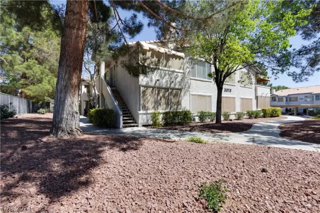 MLS: 2573814 Condo For Sale