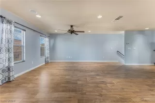 Photo #4: 2573819 Listing