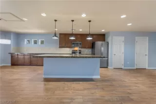 Photo #5: 2573819 Listing