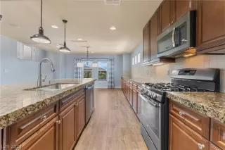 Photo #6: 2573819 Listing