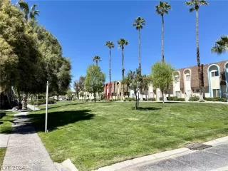 Photo #3: 2573821 Listing