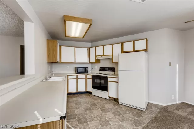 MLS: 2573851 Condo For Sale